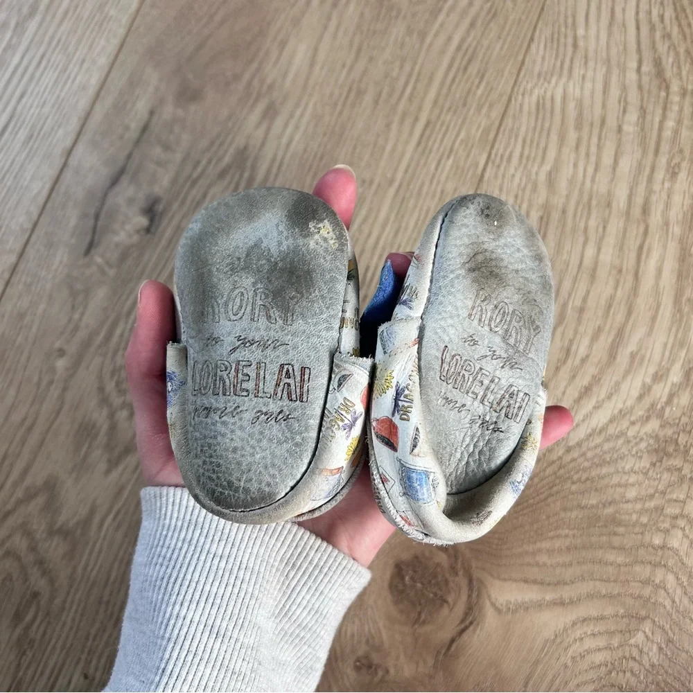 Freshly picked Gilmore girls bow leather shoes size 1